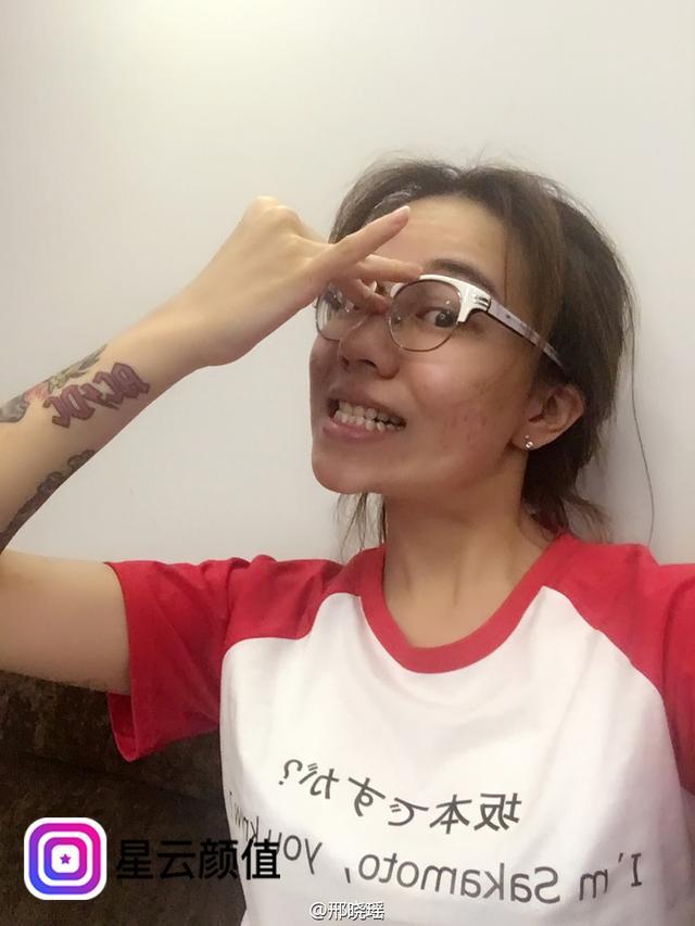 ”网络女主播！年入百万还美哭了九游会网站中心盘点十大“高颜值(图2)